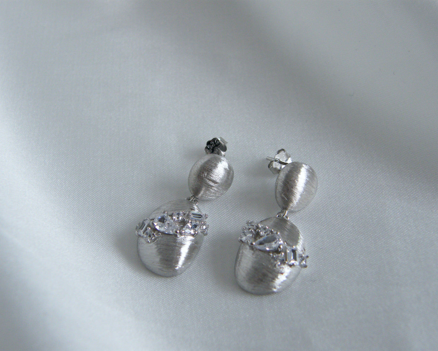 Luna Textured Drop Earrings