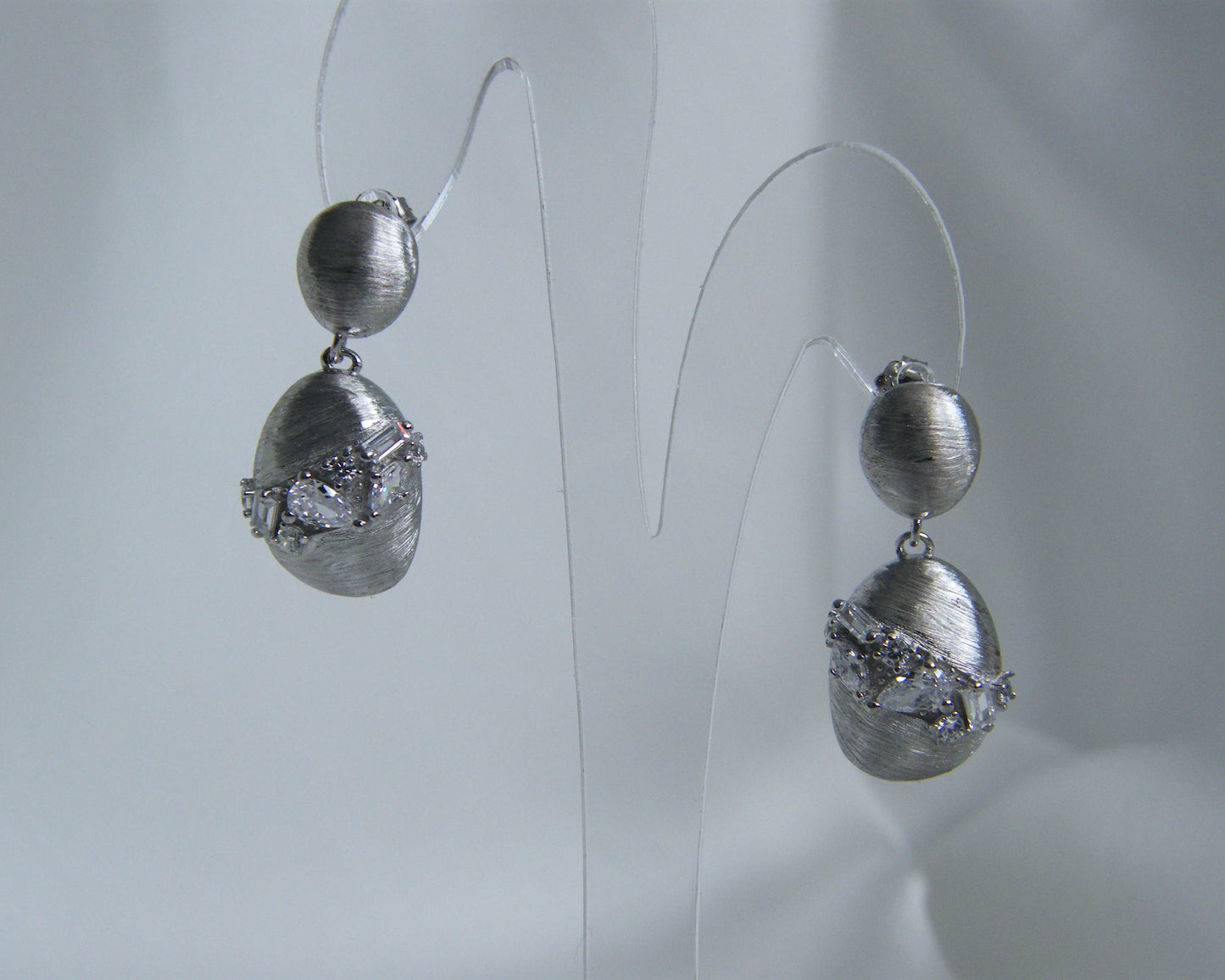 Luna Textured Drop Earrings