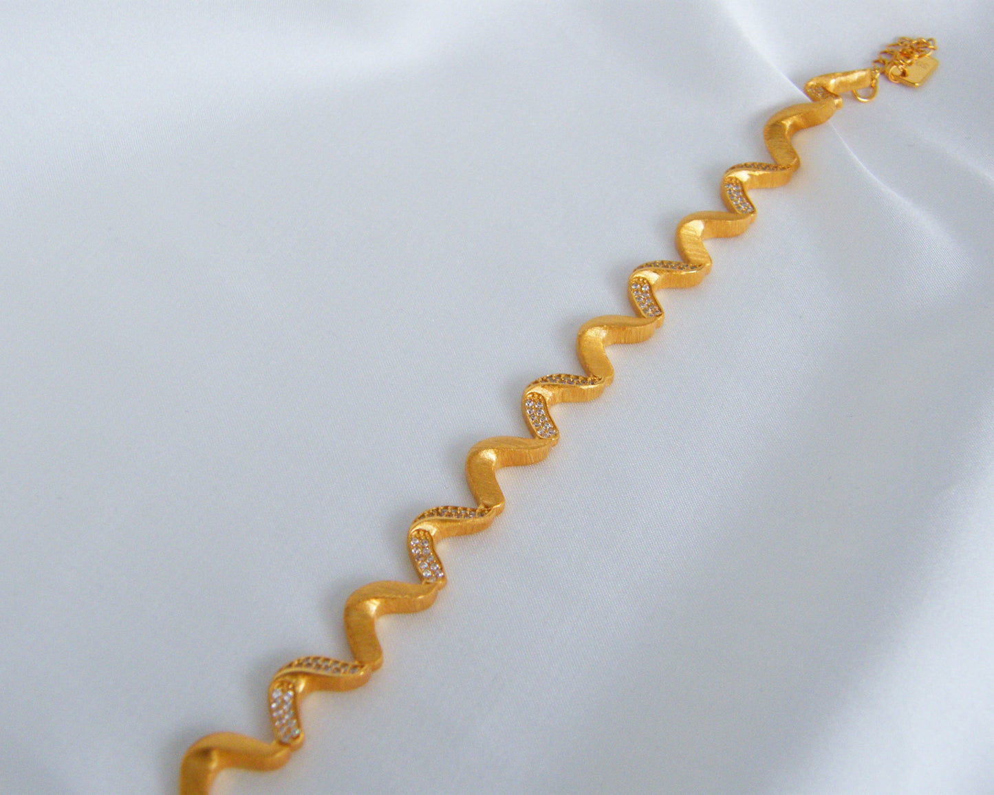Pavé Wave Link Bracelet