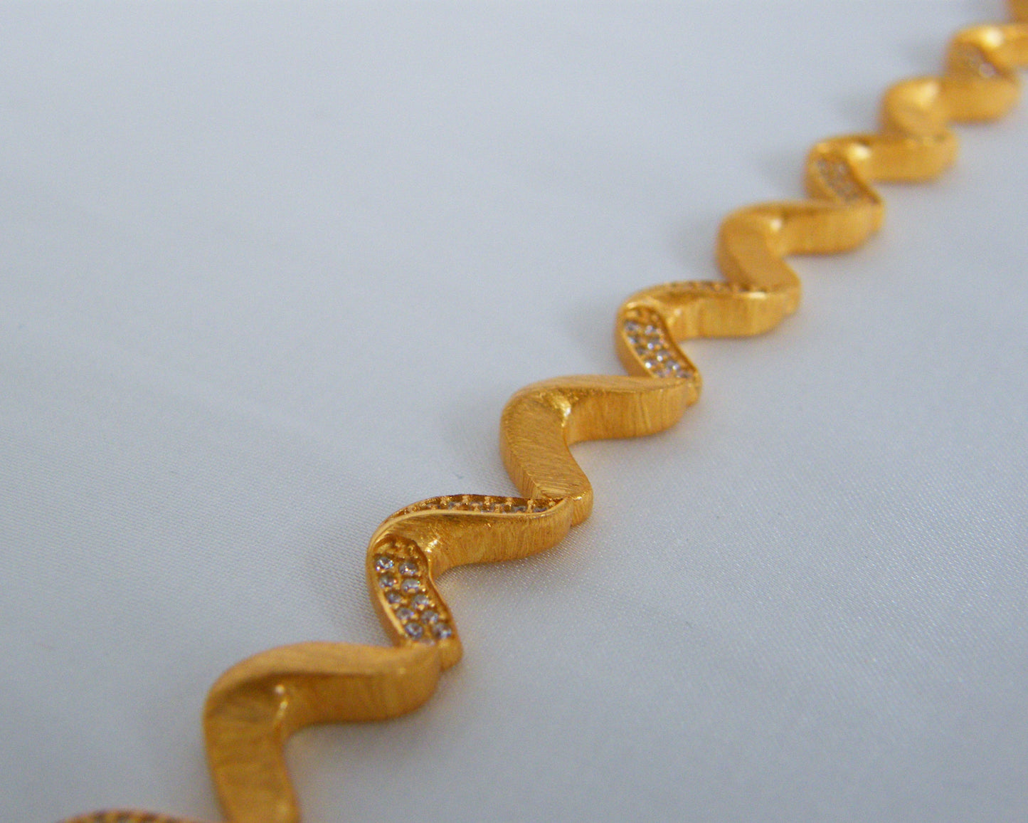 Pavé Wave Link Bracelet