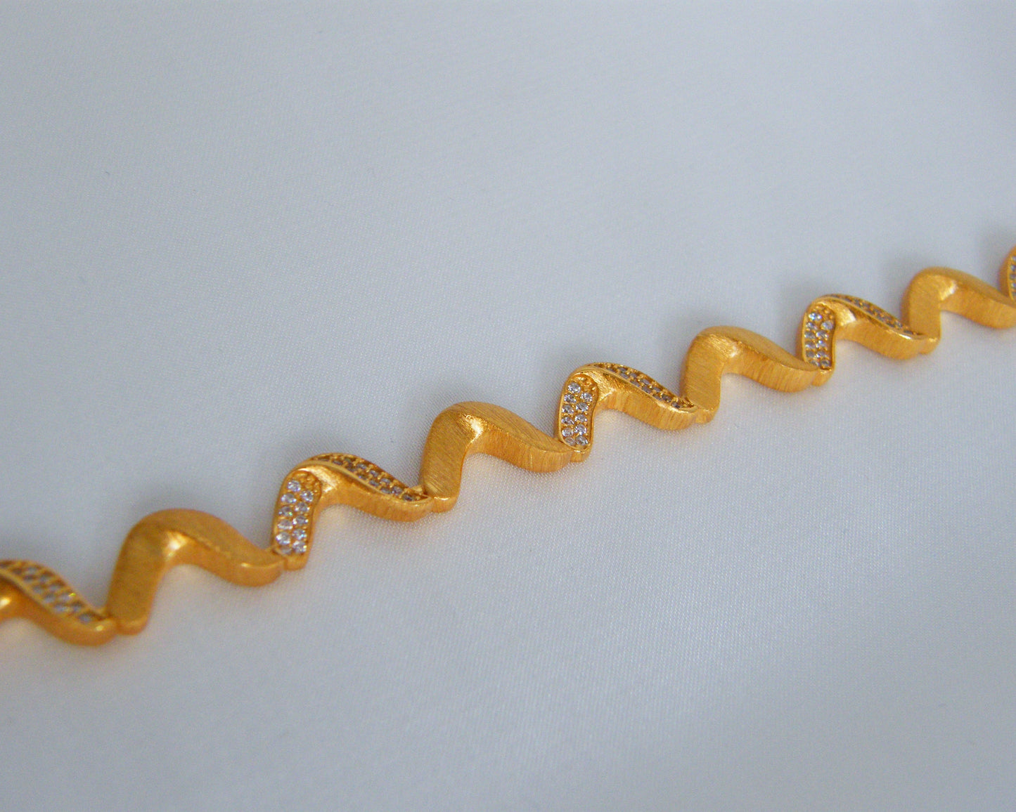 Pavé Wave Link Bracelet