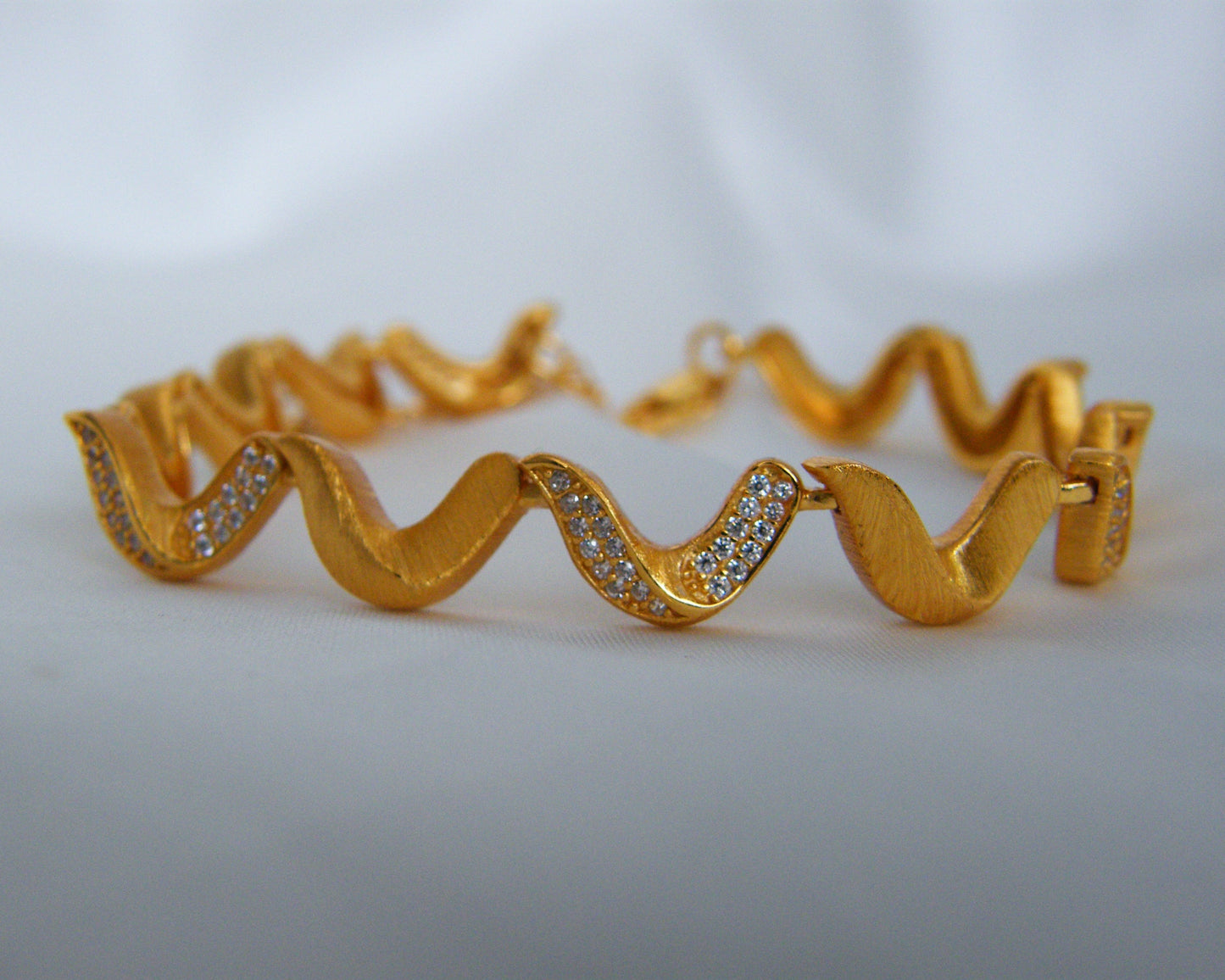 Pavé Wave Link Bracelet