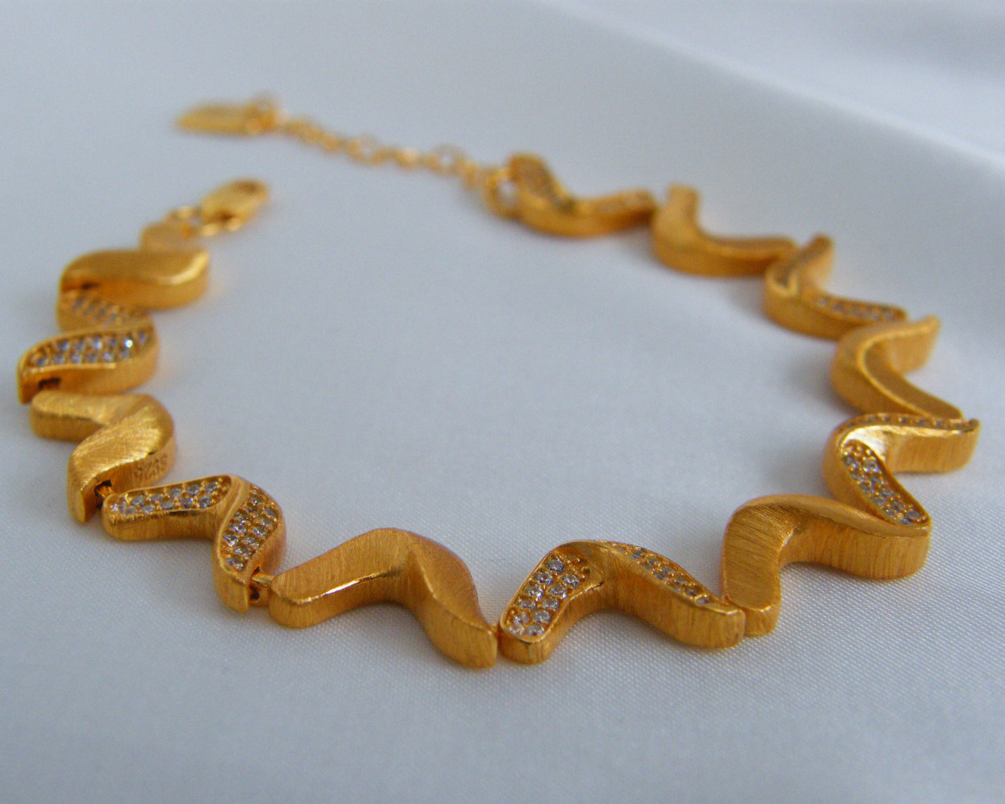 Pavé Wave Link Bracelet