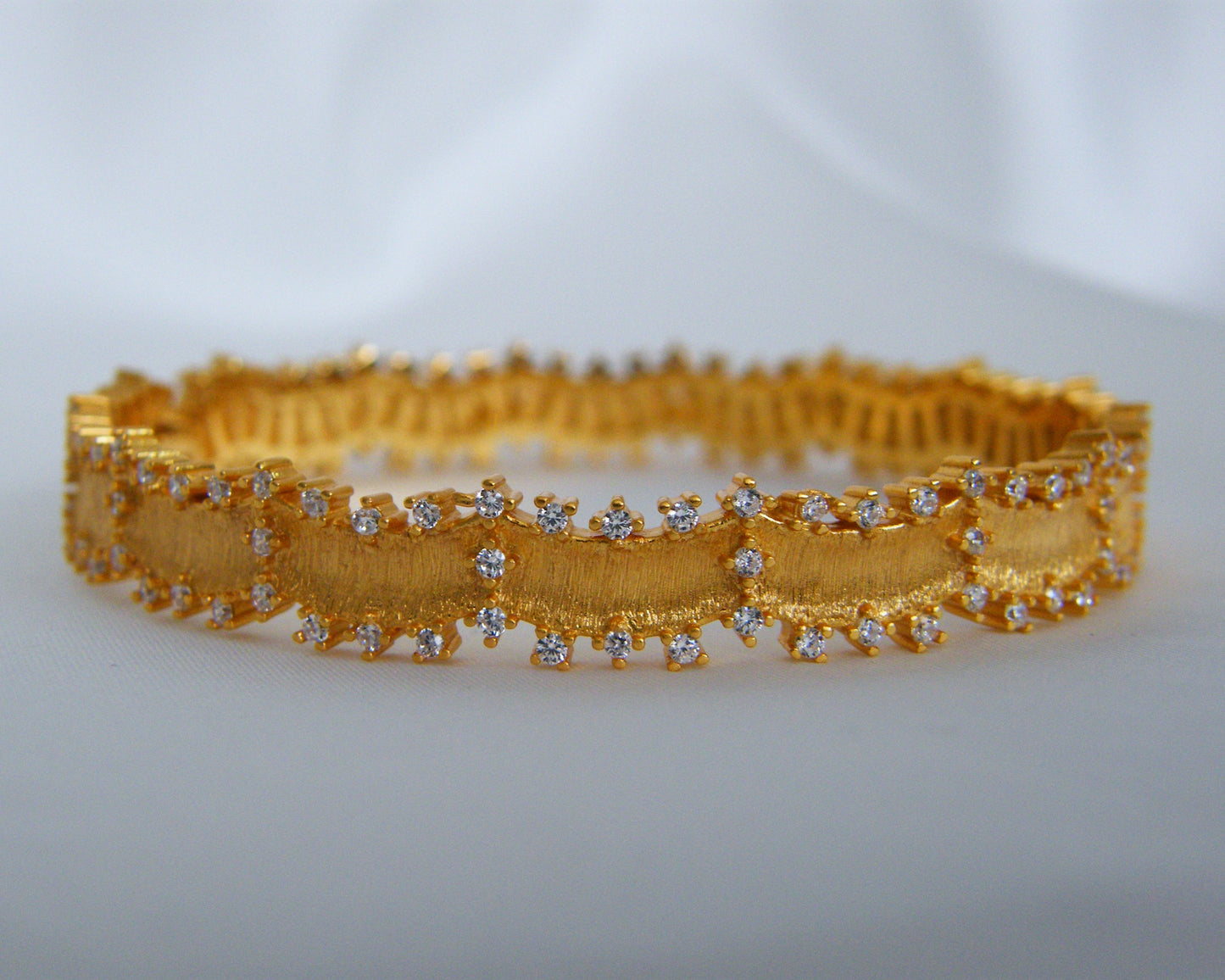 Heritage Wave Bangle