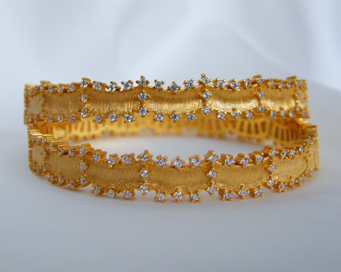 Heritage Wave Bangle