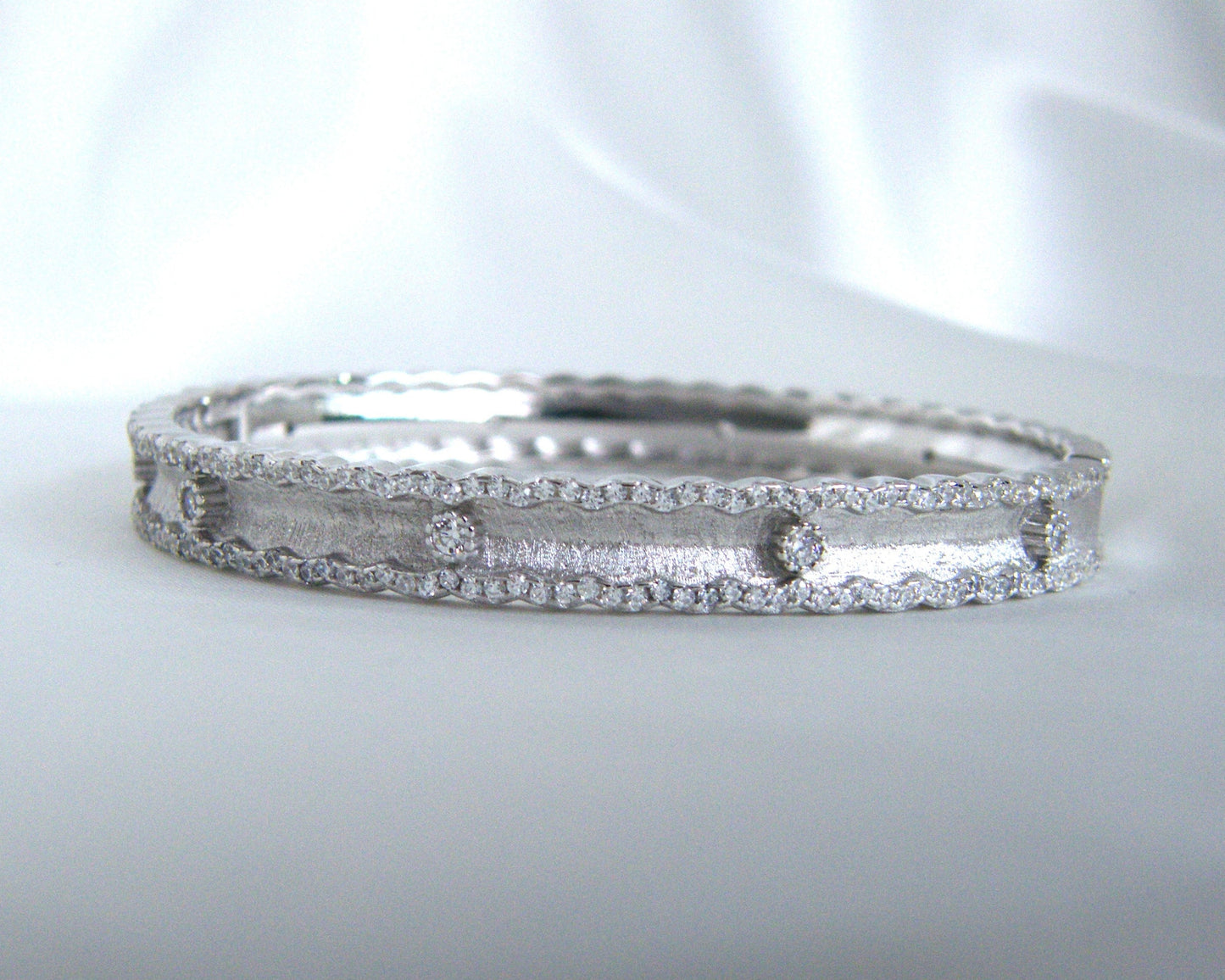 Lustre Line Bangle