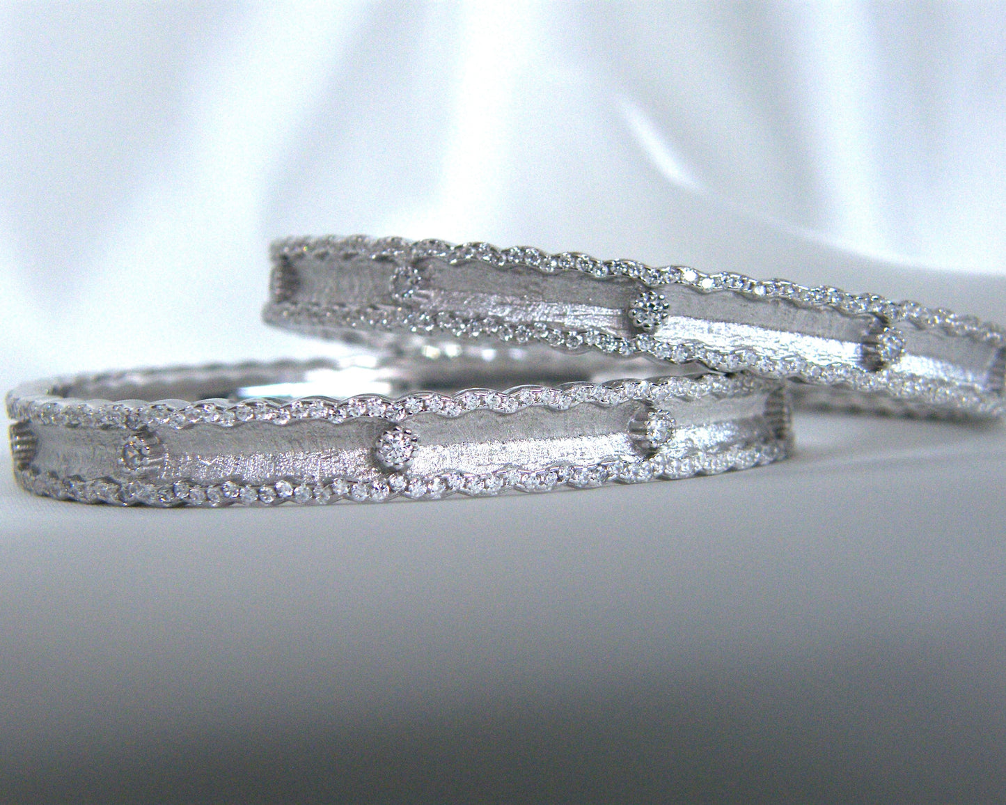 Lustre Line Bangle