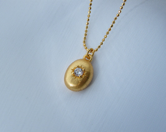 Elara Oval Necklace
