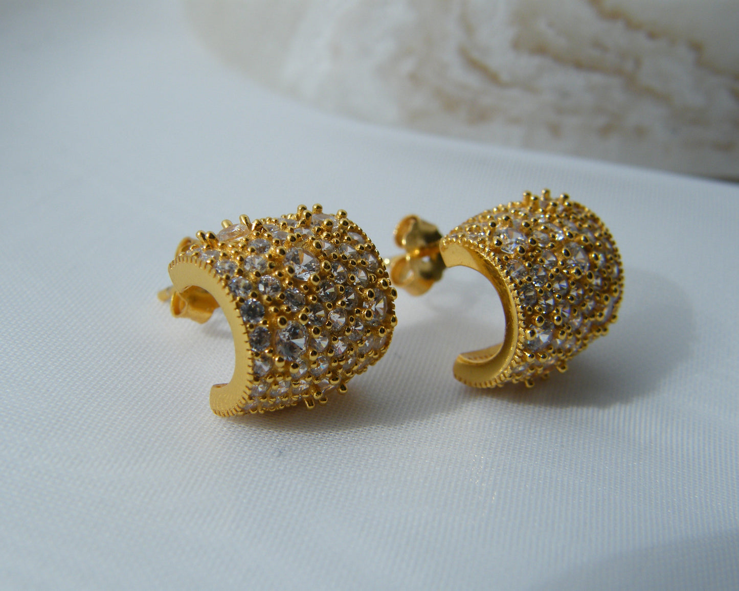 Lumière Pavé Cuff Studs