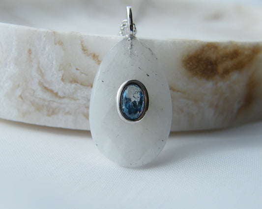 Moonstone Aura Necklace