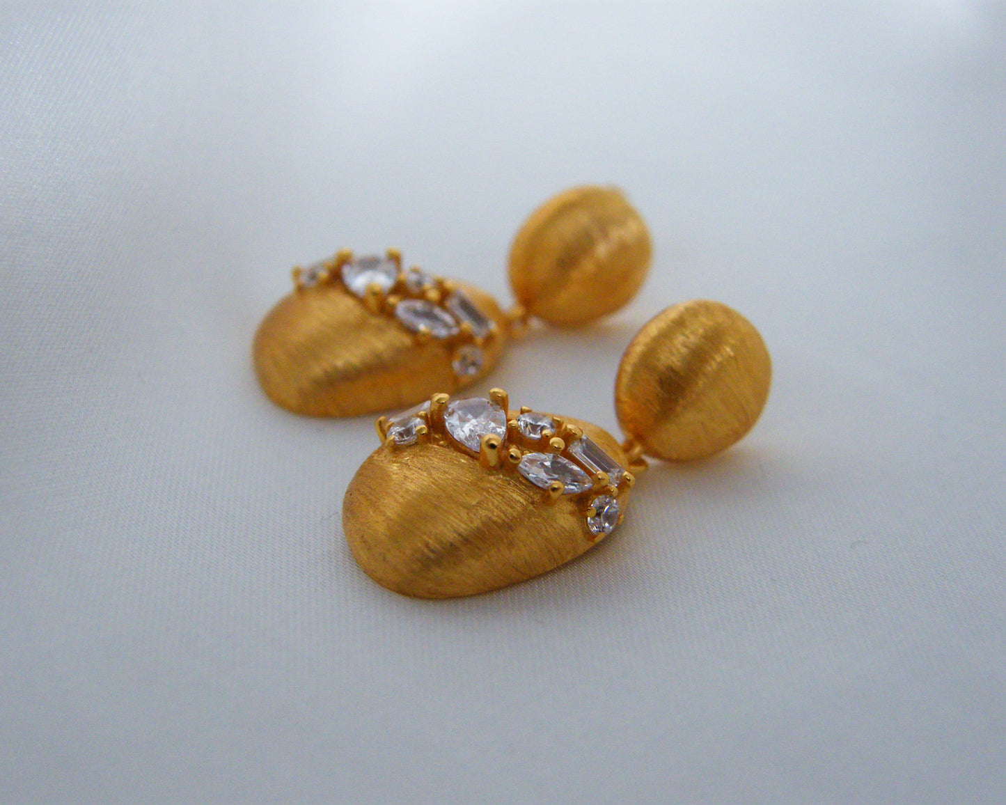 Luna Textured Drop Earrings