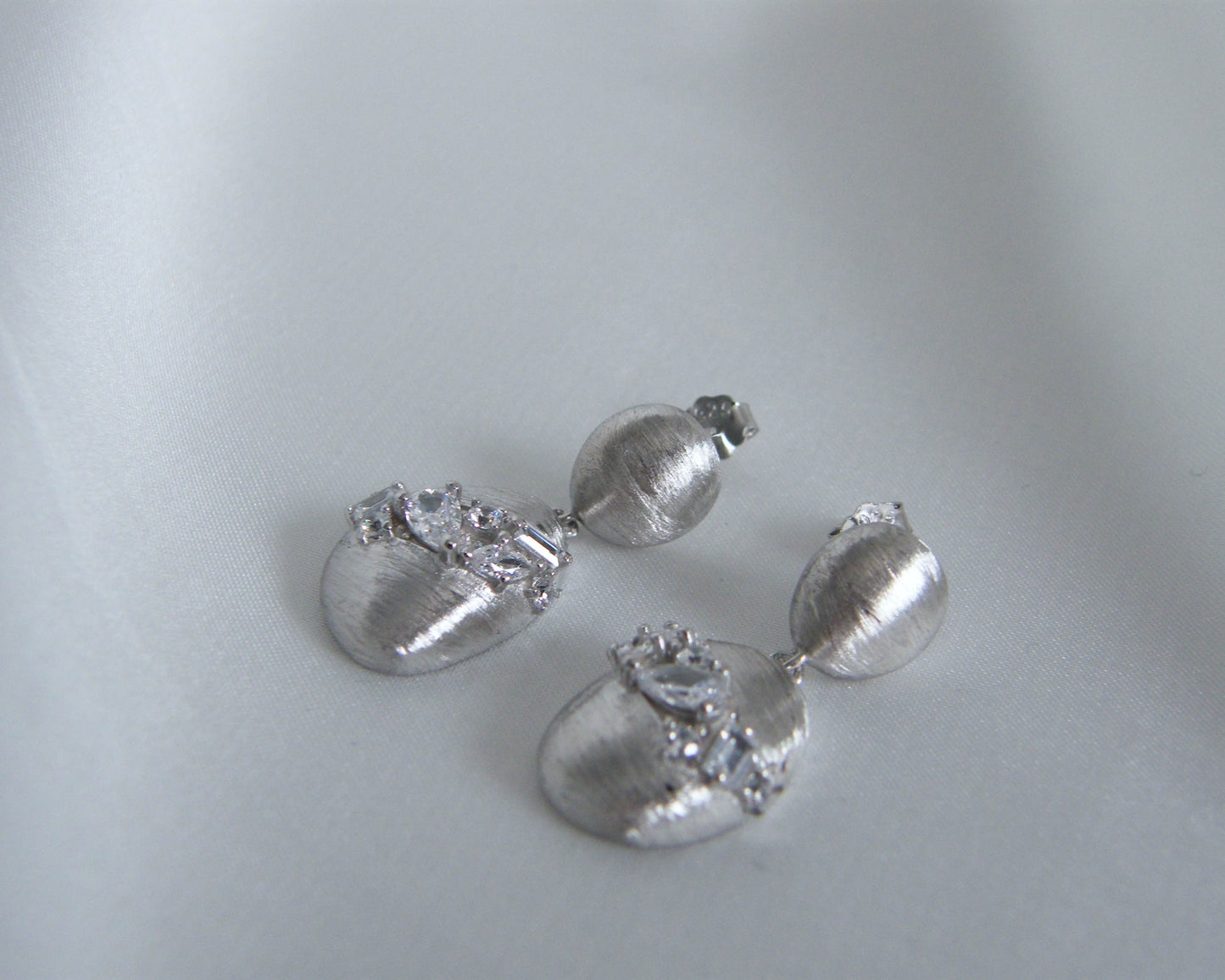 Luna Textured Drop Earrings