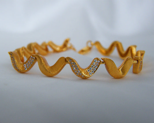 Pavé Wave Link Bracelet