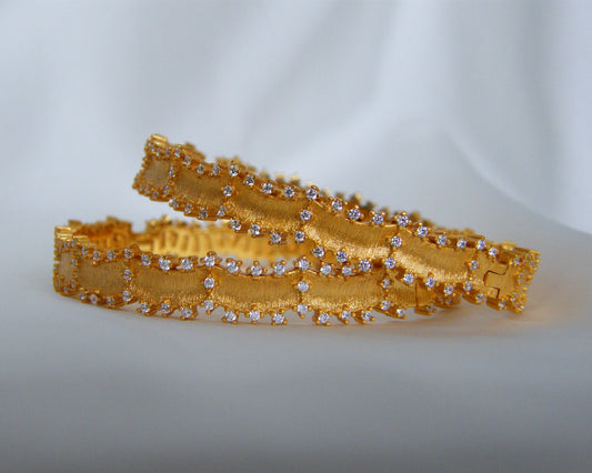 Heritage Wave Bangle