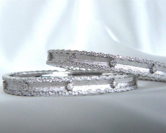 Lustre Line Bangle