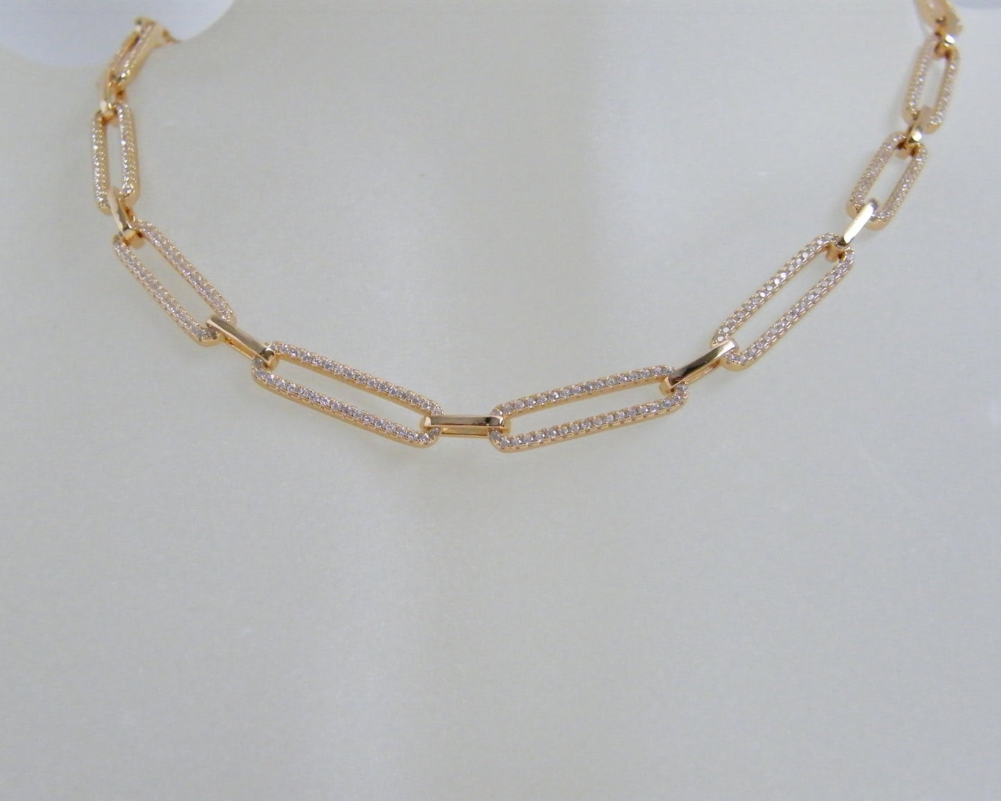 Serene Link Necklace