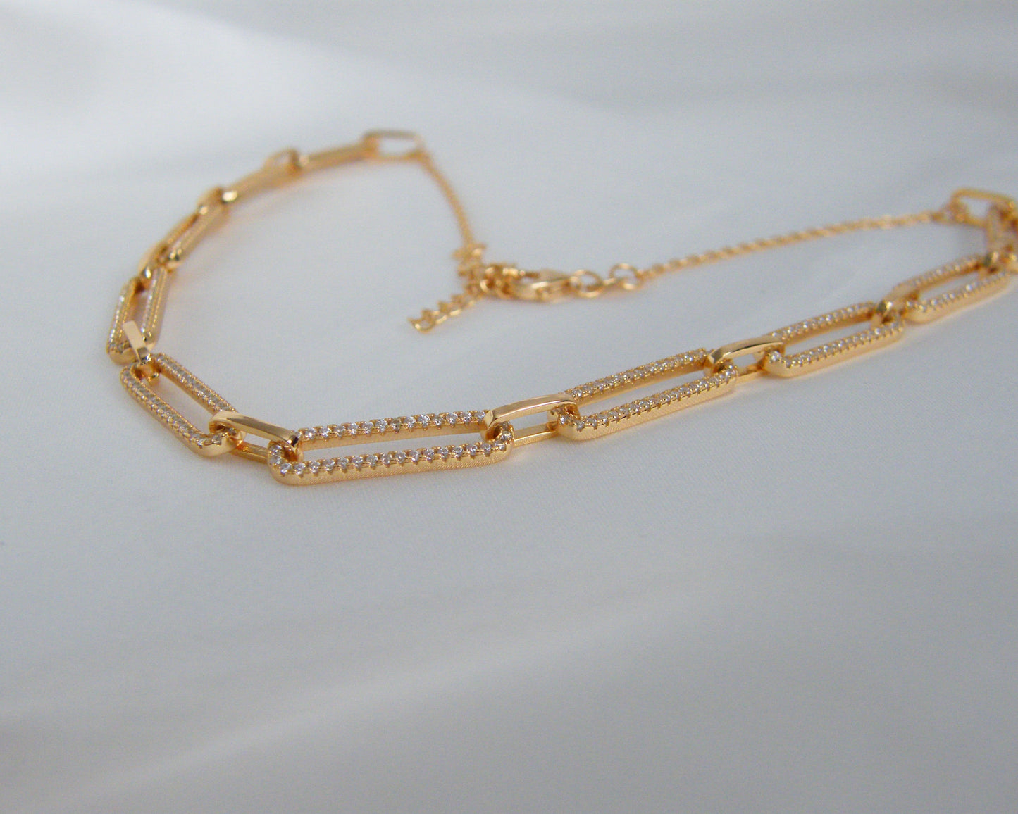 Serene Link Necklace