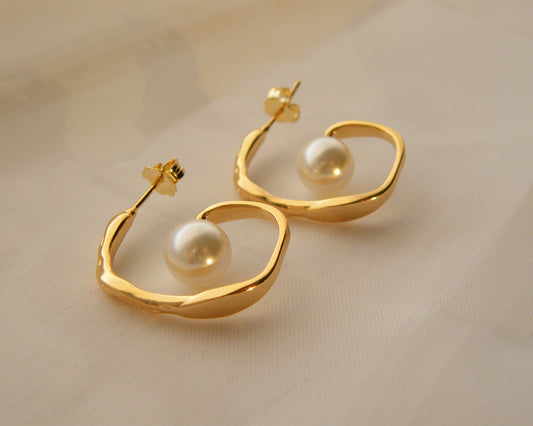 Muse Pearl Hoops
