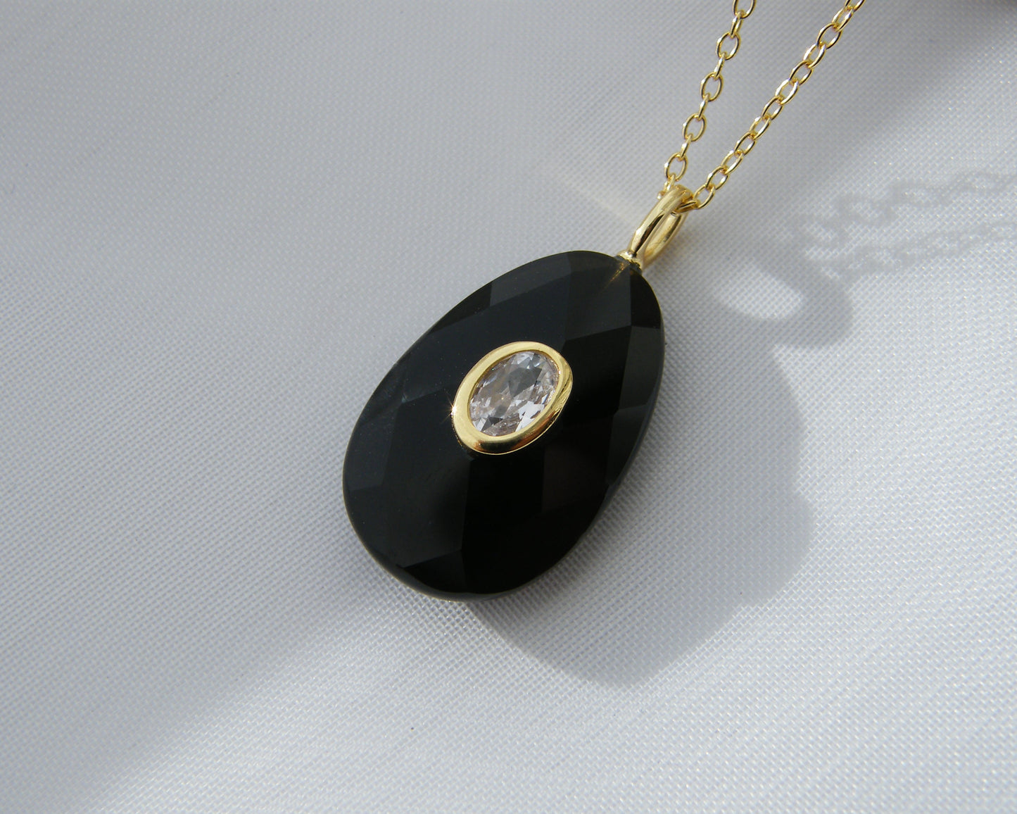 Noir Aura Necklace