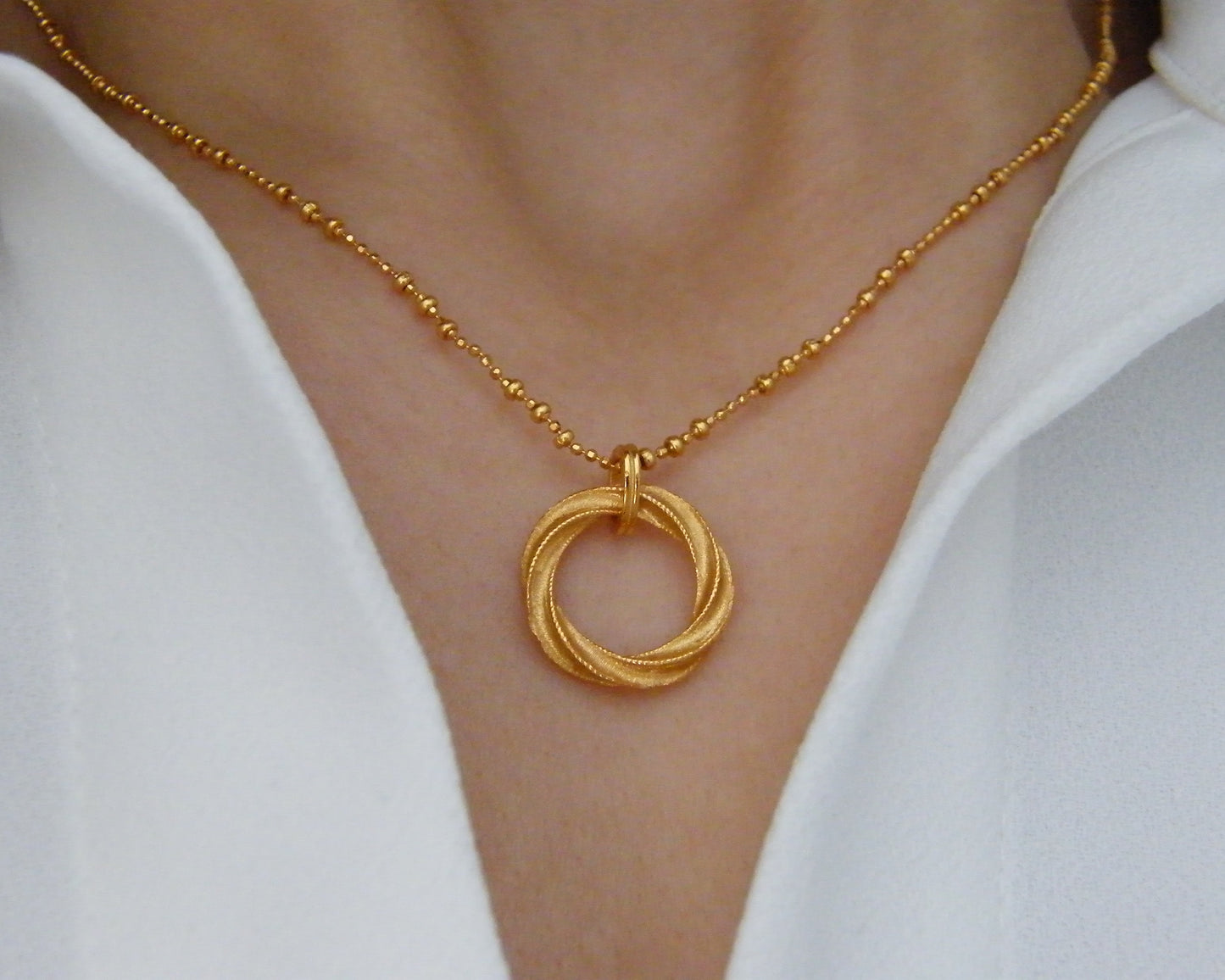 Eterna Twist Necklace
