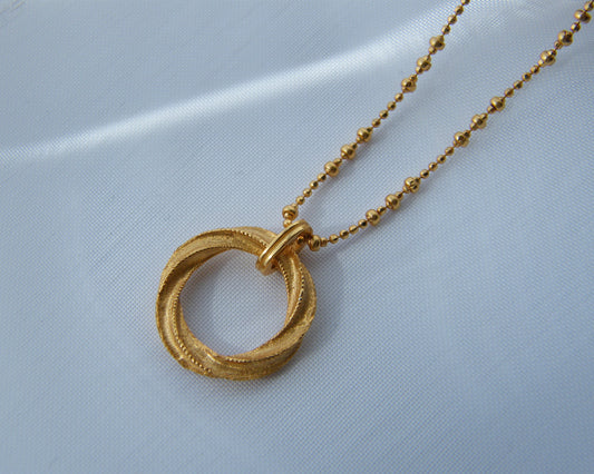 Eterna Twist Necklace