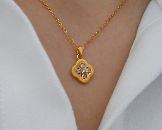 Clovera Necklace