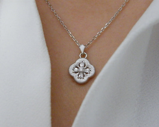 Clovera Necklace