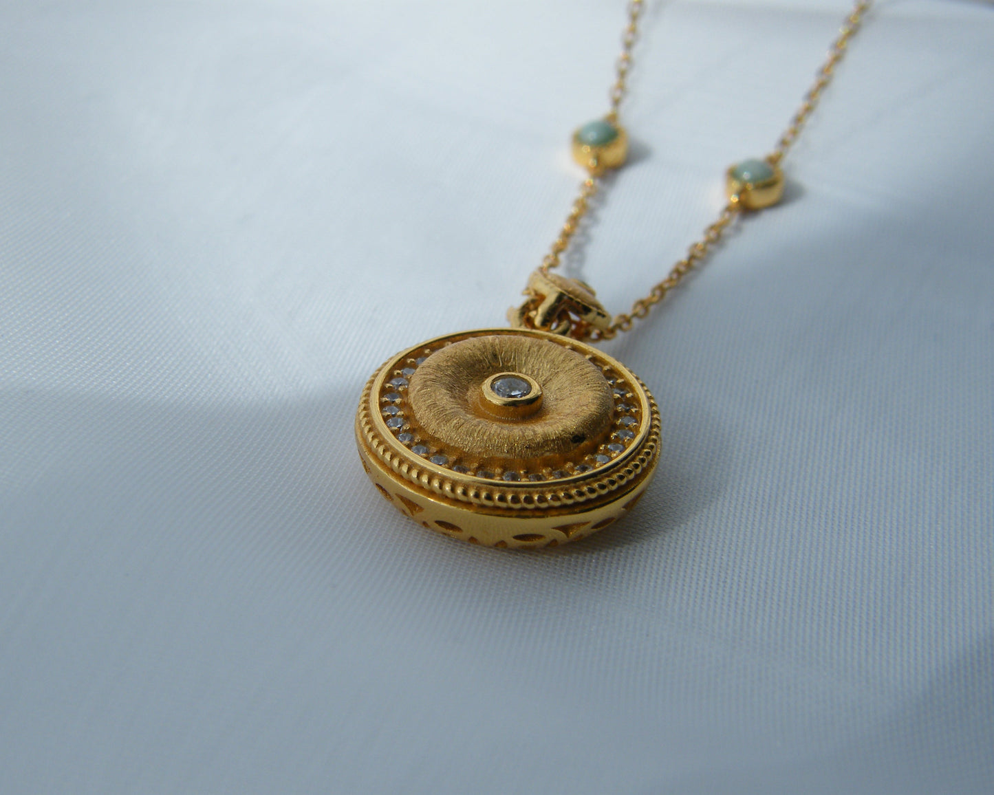 Versa Medallion Necklace