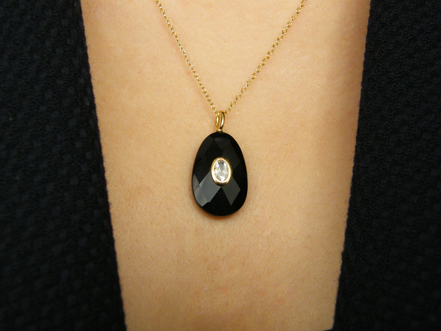Noir Aura Necklace