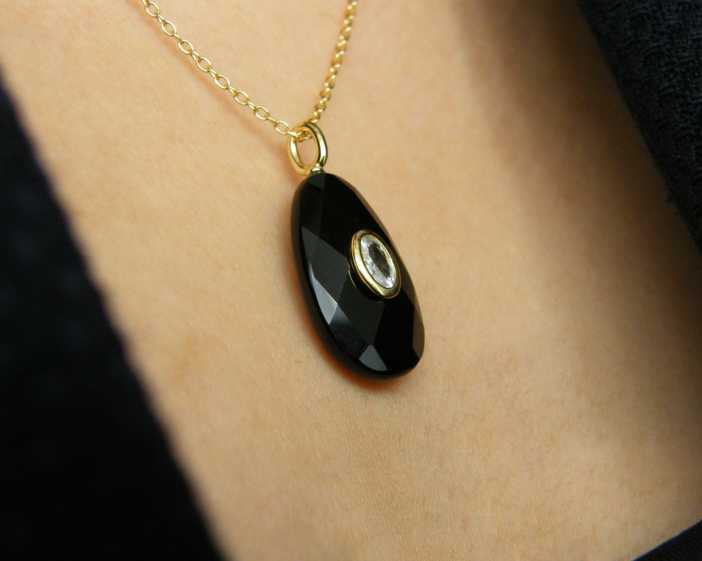 Noir Aura Necklace